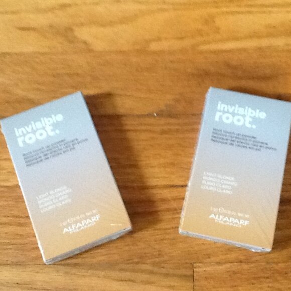 Invisible Root Root Touch Up Powder for Light Blonde- 2 boxes - Picture 1 of 2